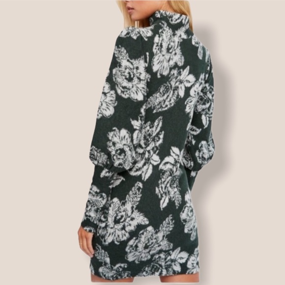 ❤️SALE❤️Free People Farrah Mini Sweater Dress - Picture 2 of 6